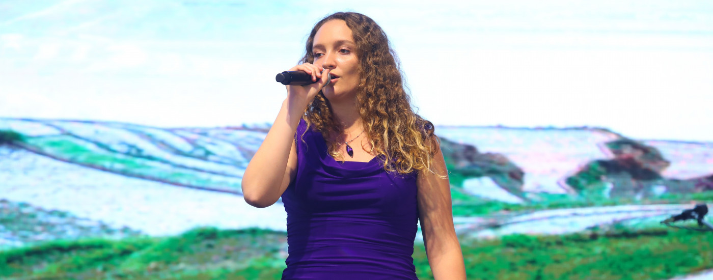 Passion for Singing Nurtured over 16 Years